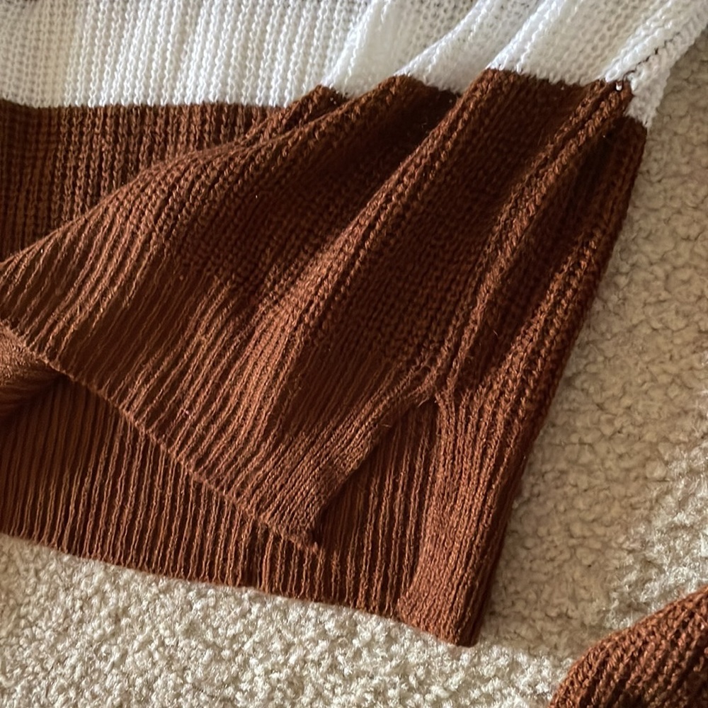 Sweater - Picture 4 of 4